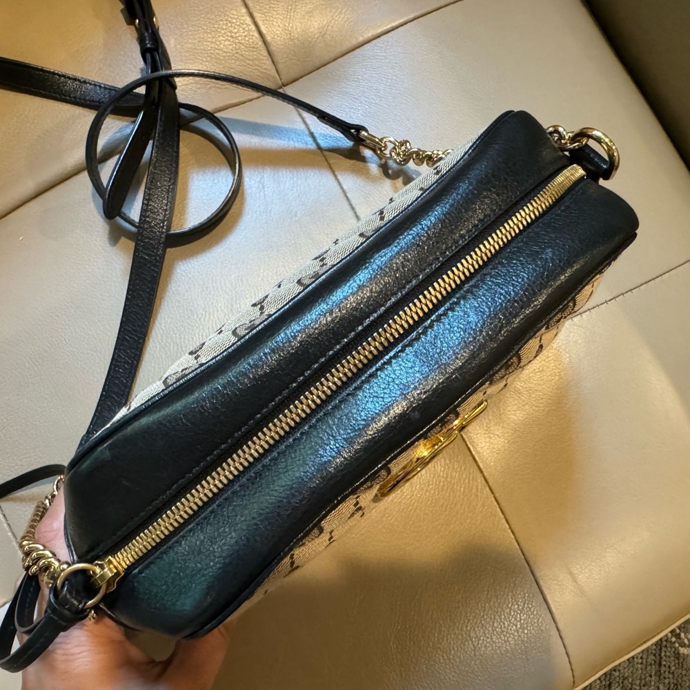 Sold xxx Gucci Marmont GG Supreme Canvas quilted camera bag - Picture 5 of 9